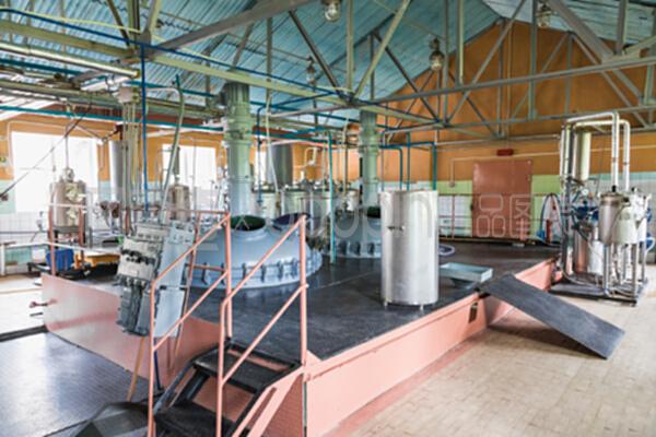 制藥和化學工業。工廠制造